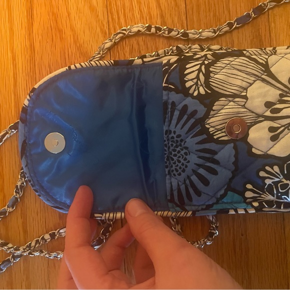 Vera Bradley Crossbody Phone Purse - Picture 4 of 7